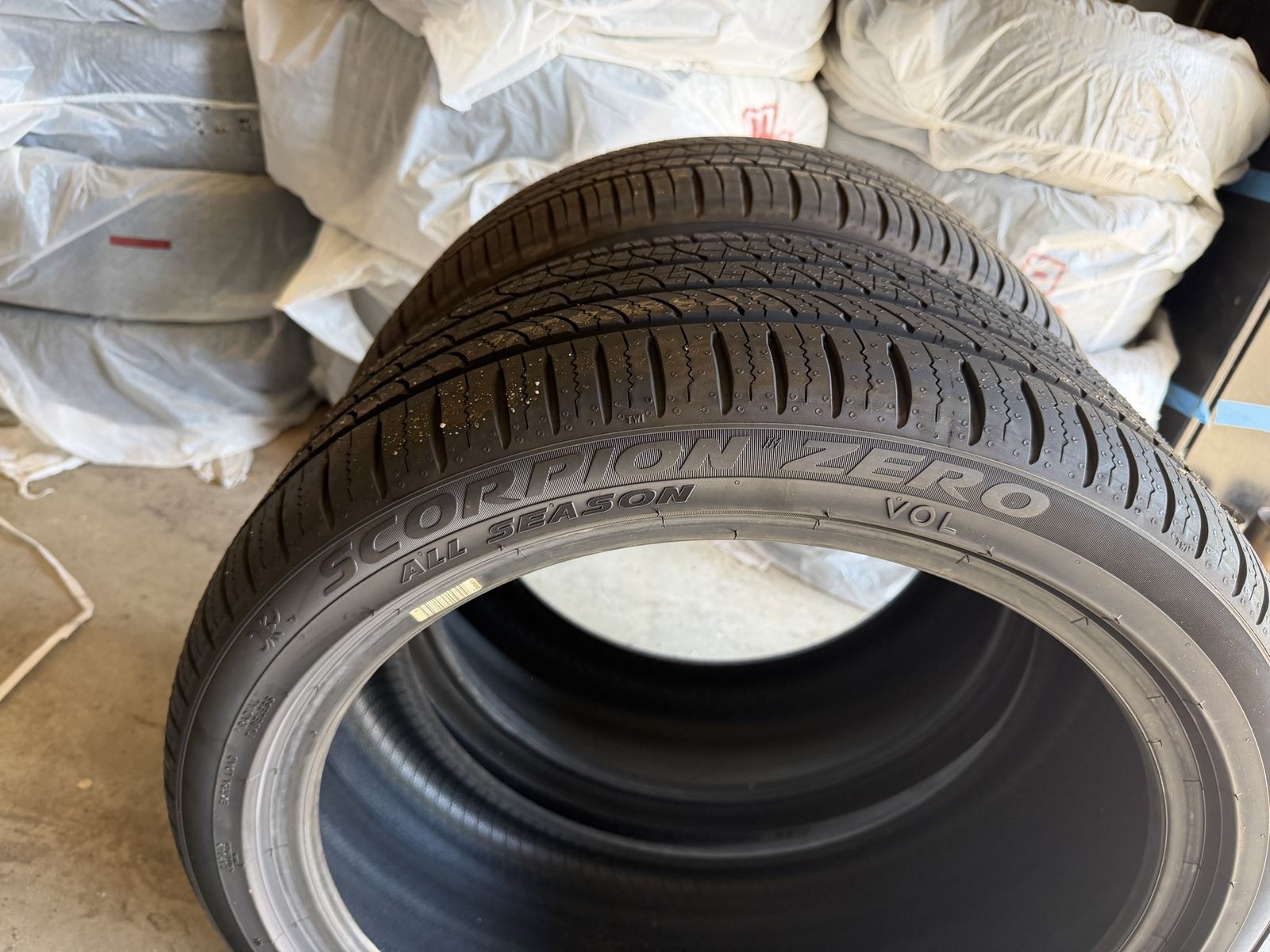 Pirelli Scorpion Zero All Season 255/40R20 All SeasonTires (Set of 2)