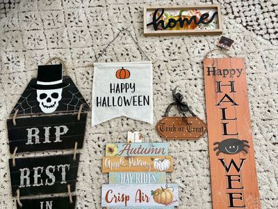Halloween Decorative Signs
