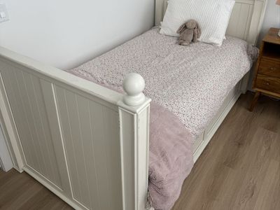 Pottery Barn trundle bed
