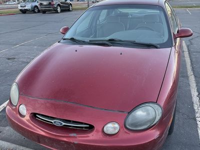 1999 Ford Taurus
