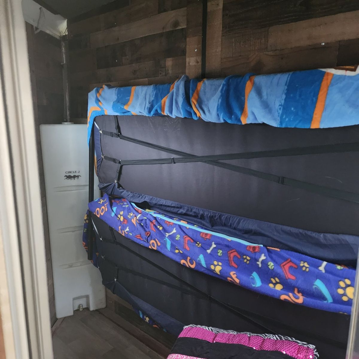 Main image 6