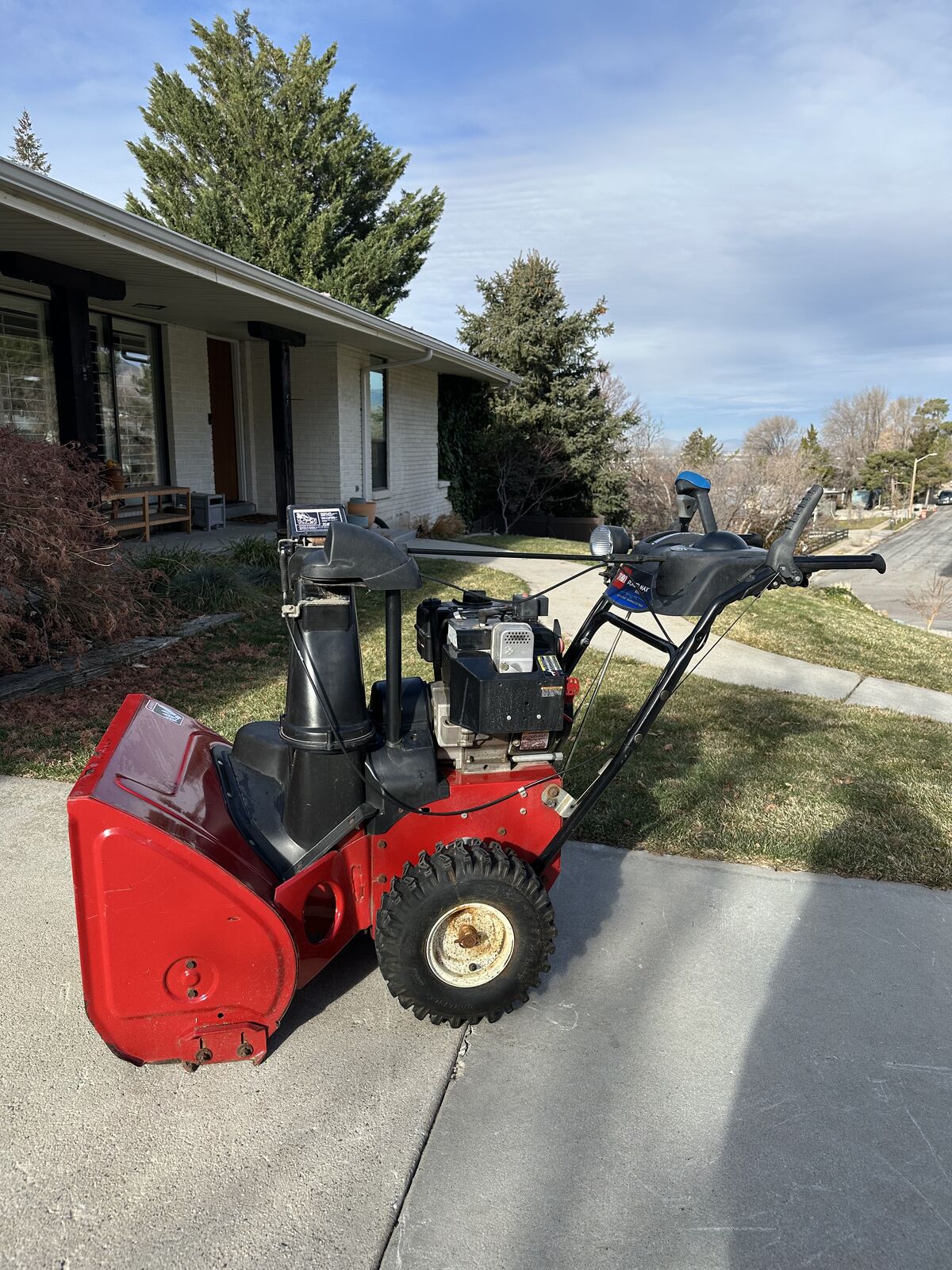 Snow blower Toro Power Max 826le