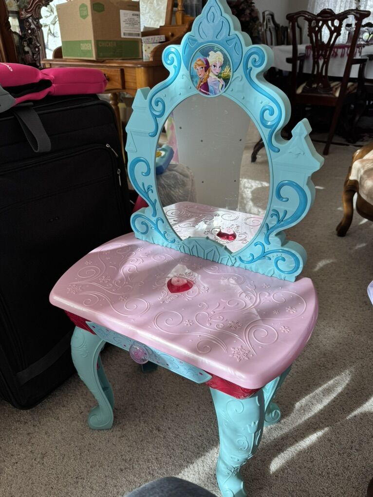 Vanity (Disney Frozen)