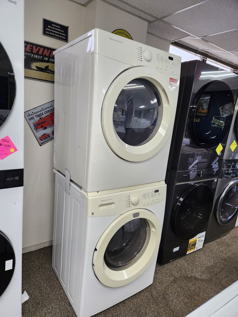 GREAT FRIGIDAIRE FRONTLOAD WASHER AND ELECTRIC DRYER! STACKABLE