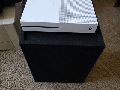 Xbox One S 500GB Console – 4K Ultra HD & HDR – Works Great!