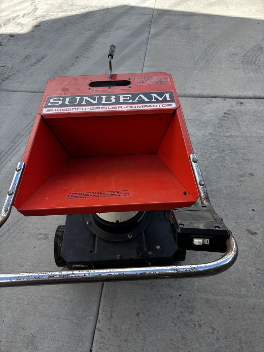 Sunbeam Shredder Grinder Compactor Model BH 1 E