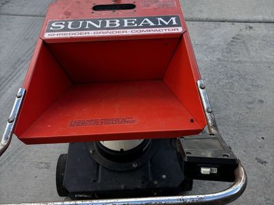 Sunbeam Shredder Grinder Compactor Model BH 1 E