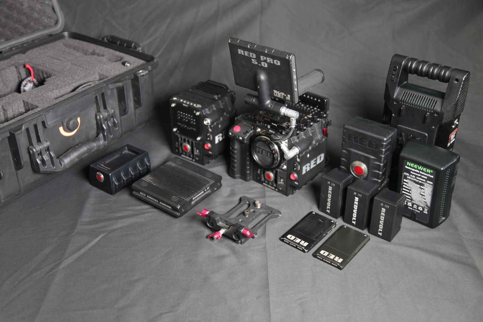 RED DIGITAL CINEMA CAMERA 5k EPIC-X MYSTERIUM + TONS OF EXTRAS - LOW HOURS (270)