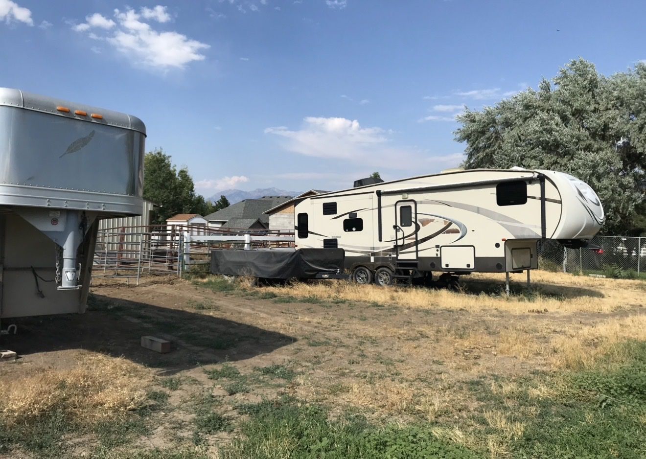 RV,BOAT AND TRAILER STORAGE