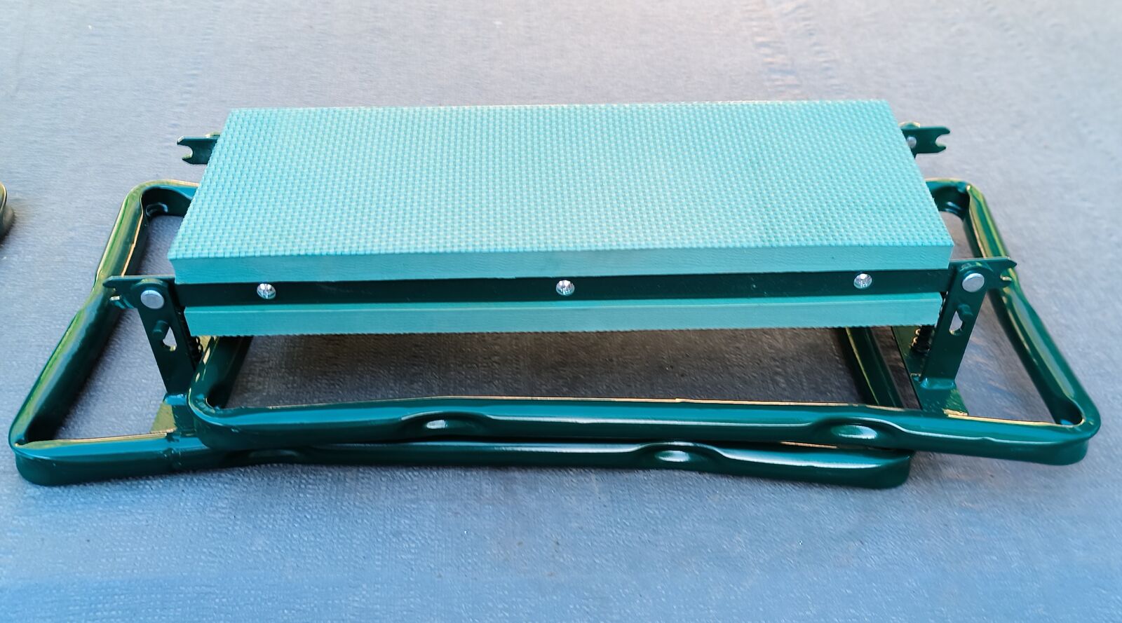 Gardening Kneeler (Knee Seat) Perfect Shape Easy To Open Padded