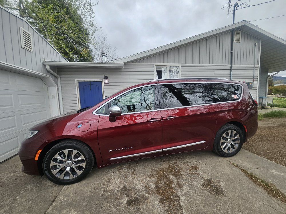 2022 Chrysler Pacifica Hybrid Pinnacle