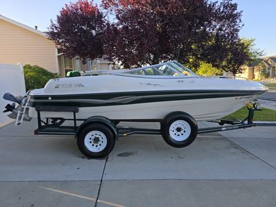 Immaculate 1999 Four Winns Horizon 180