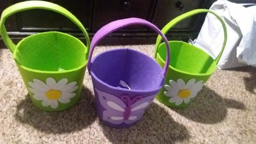 A GIFT FOR MOM...FELT PAIL...YOU FILL IT...