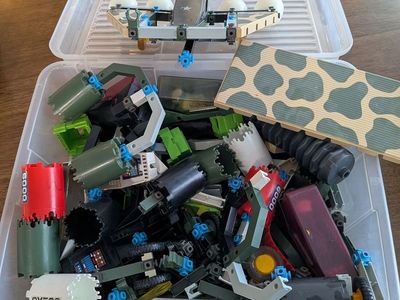 Vintage 1980's Construx