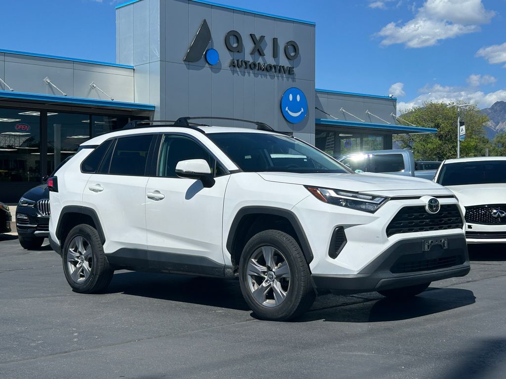 2022 Toyota RAV4 XLE