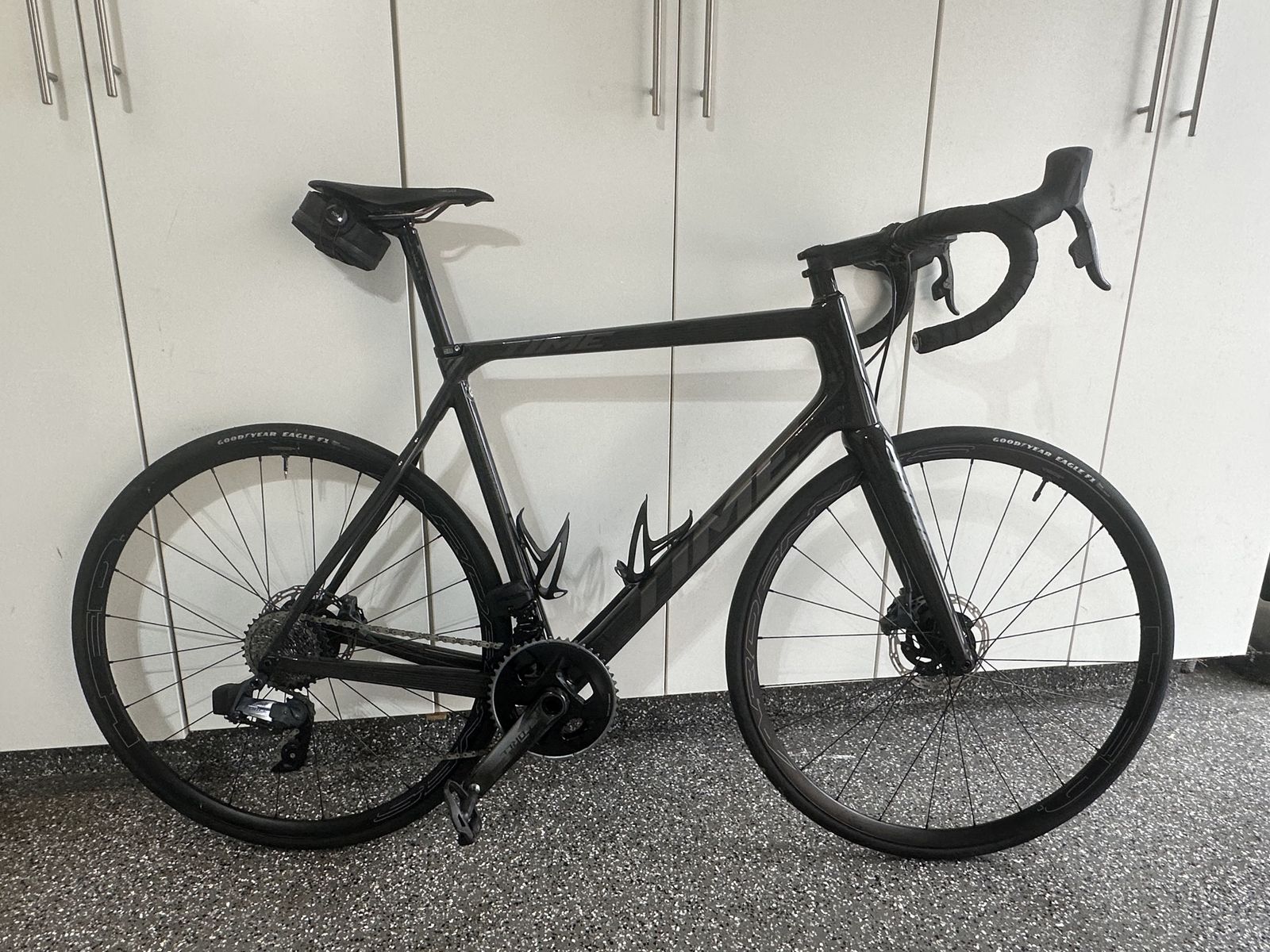 Time Alpe d'Huez Carbon Disc Road Bike Size Large - SRAM Force AXS 12-Speed, HED Wheels