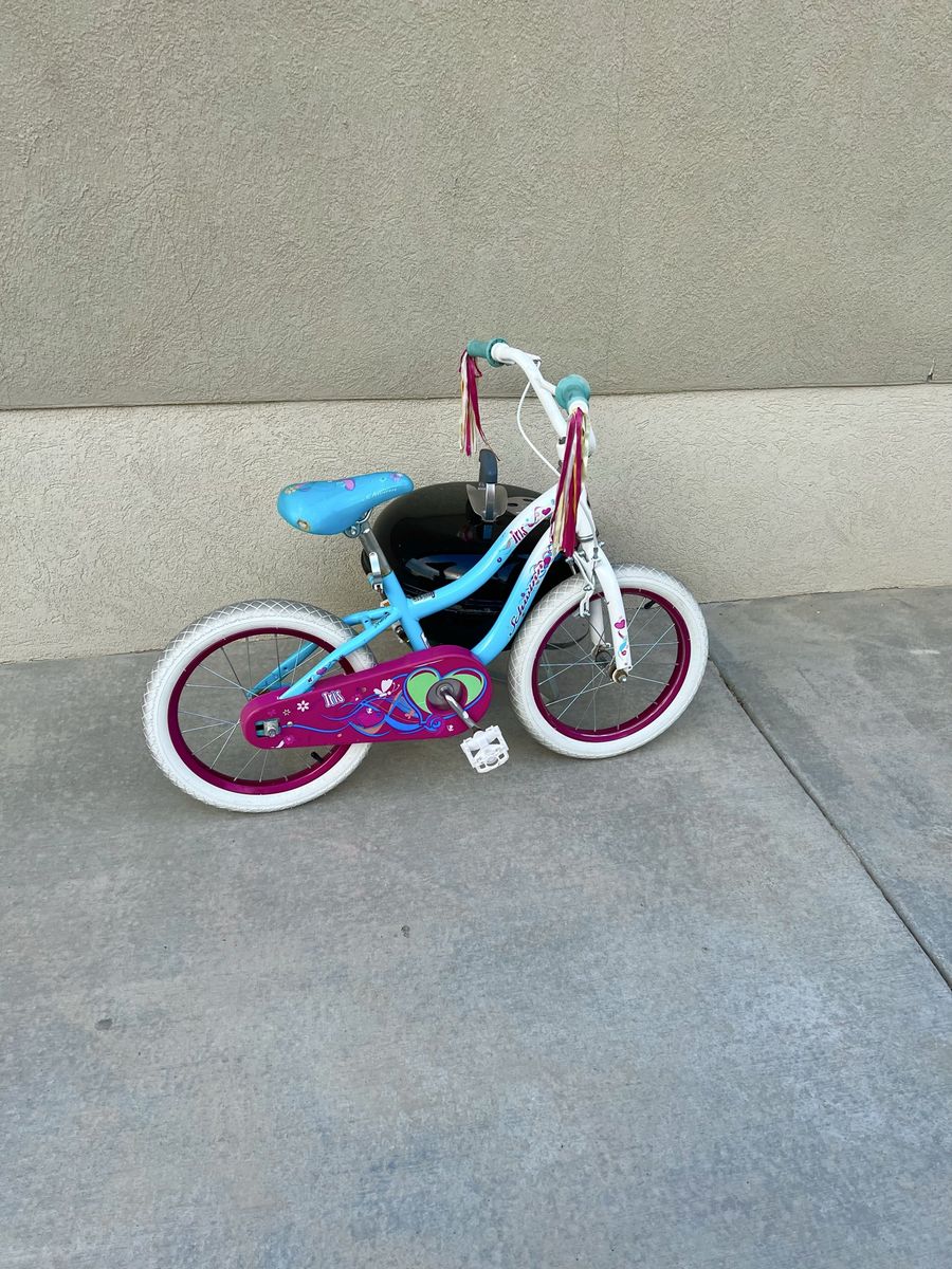 Girls schwinn bike