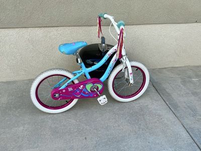 Girls schwinn bike