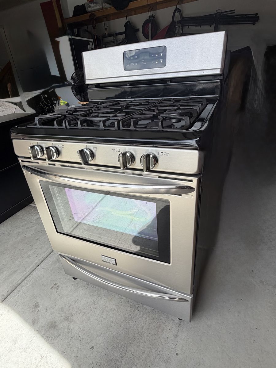 Frigidaire Gallery Gas Range