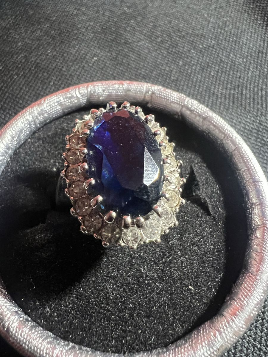 Stunning Sapphire & Diamond-Look Cluster Ring - Elegant Statement Piece Size-8.5