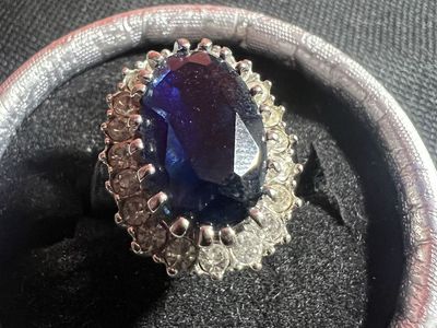 Stunning Sapphire & Diamond-Look Cluster Ring - Elegant Statement Piece Size-8.5