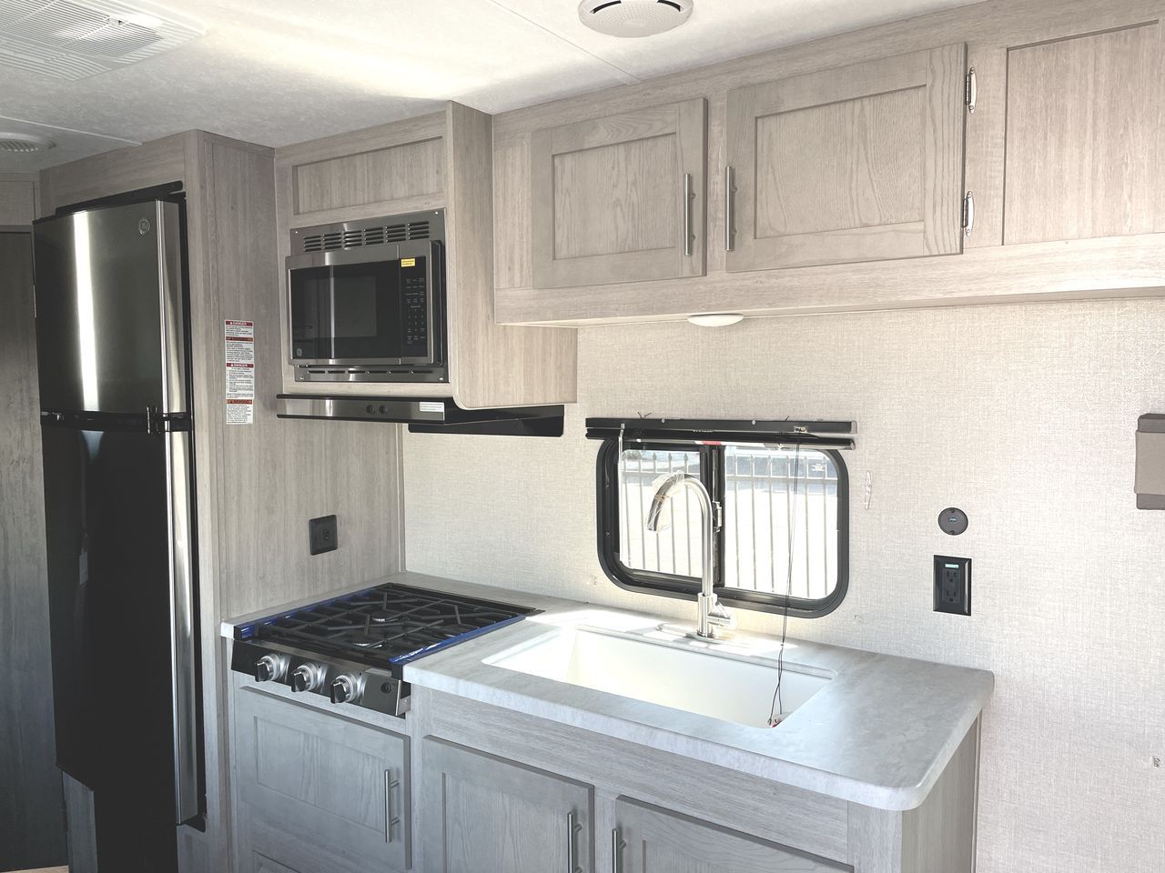 Main image 11