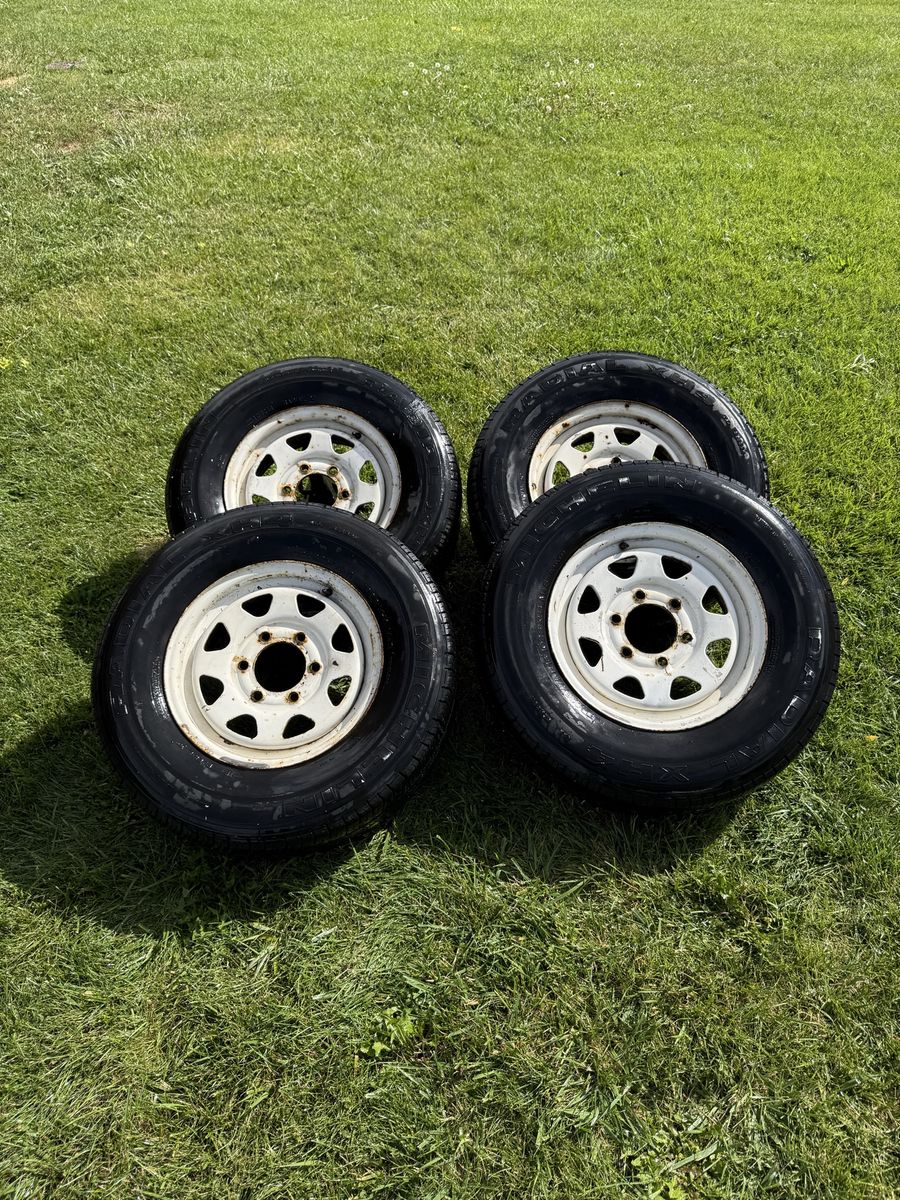 6x5.5 Wheels with new Michelin 225/75R15 tires