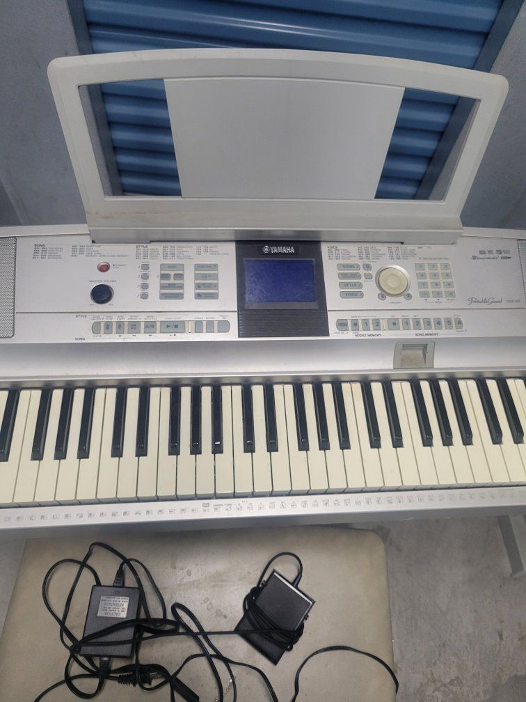 Yamaha DGX-300 Portable Grand 76-Key Electronic Keyboard Piano with Stand & Bench