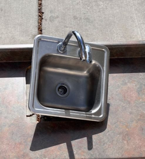 15x15 Stainless Steel Sink And Faucet