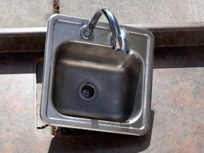 15x15 Stainless Steel Sink And Faucet
