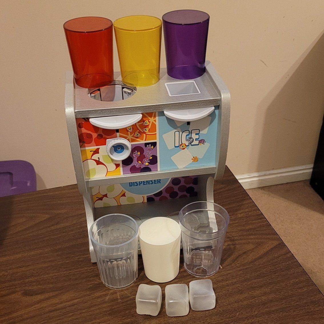 Melissa and Doug Drink Dispenser play set