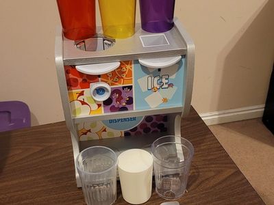 Melissa and Doug Drink Dispenser play set