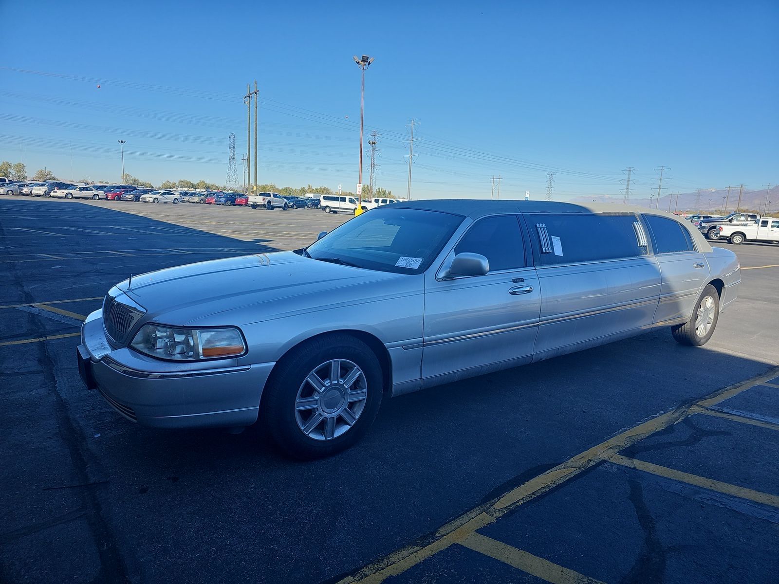 2009 Lincoln Town Car Limousine Pkg