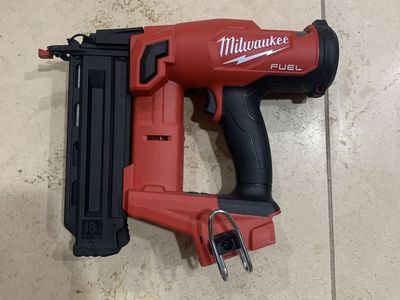 Milwaukee 18 gauge Brad nailer