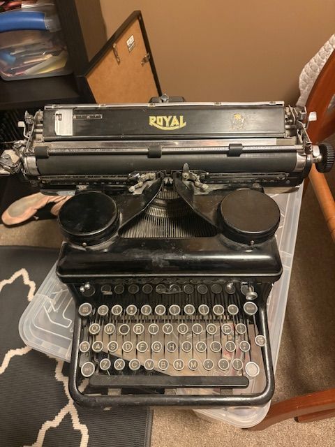 Antique Royal Typewriter