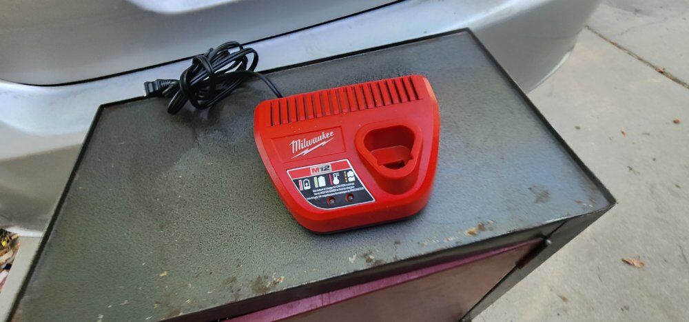 Milwaukee m12 charger