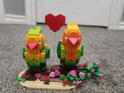 LEGO Creator Expert 40522 Valentine Lovebirds Building Set