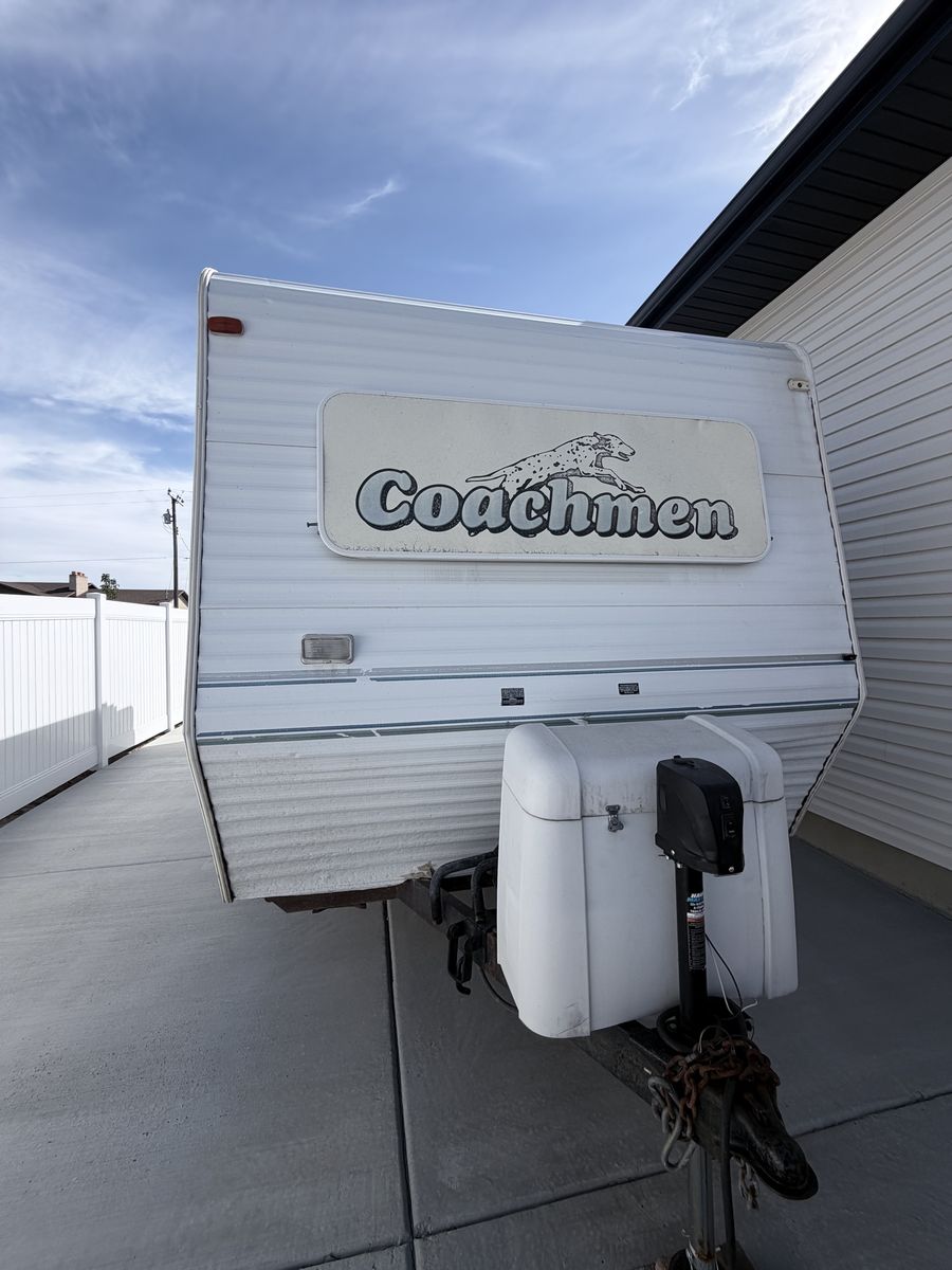 2000 Coachmen Catalina camper