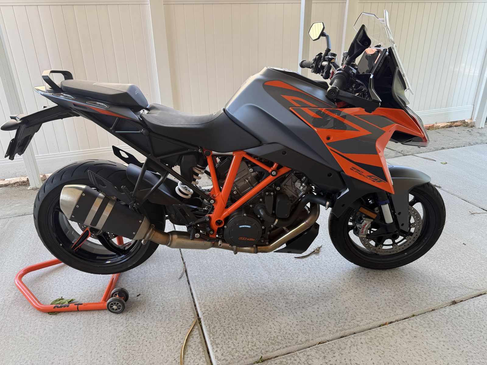 2023 KTM Super Duke GT