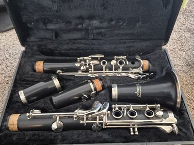 Armstrong Clarinet with Warranty
