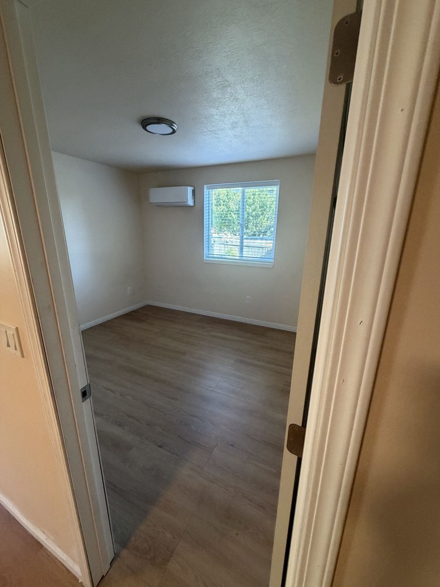 Main image 25