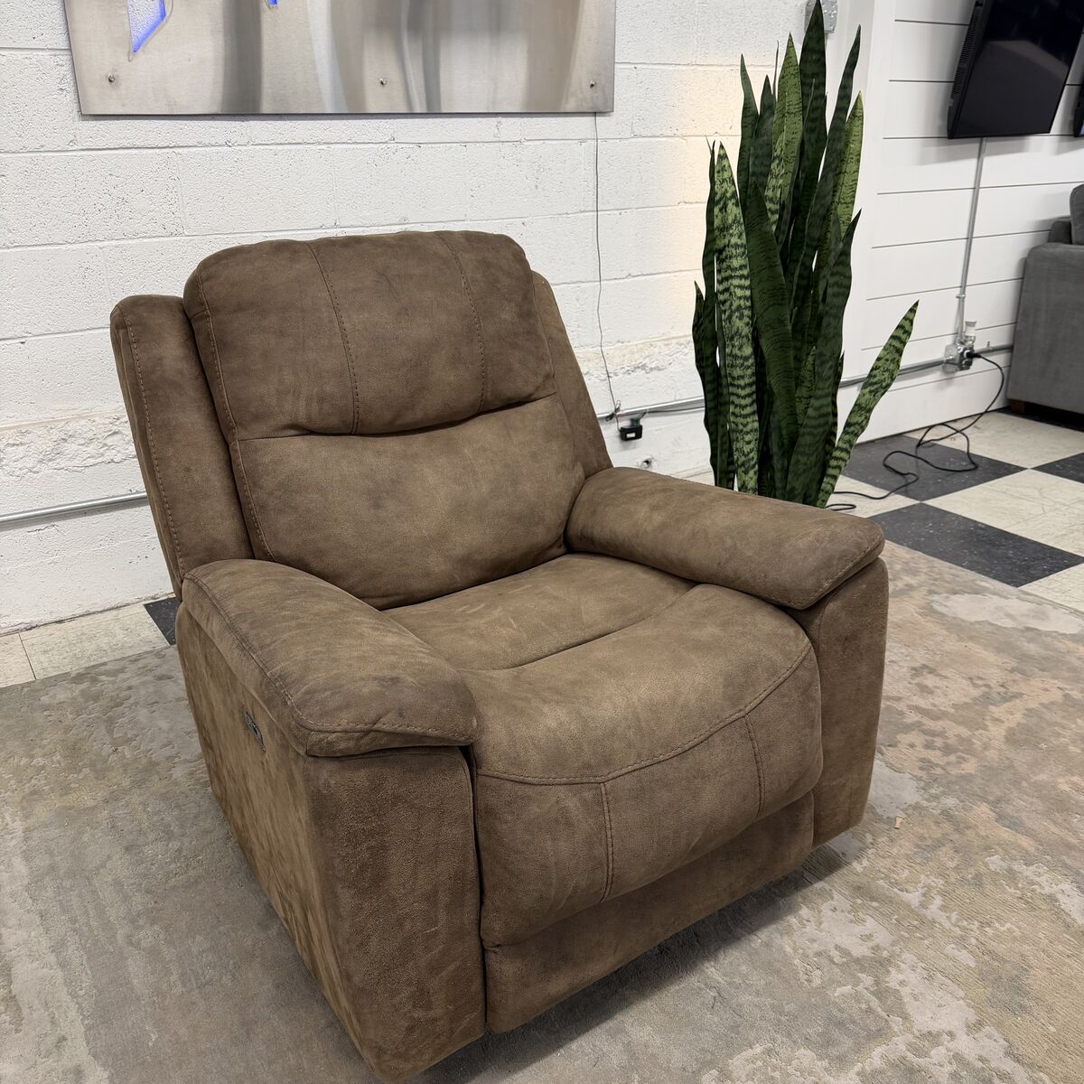 COSTCO BARCALOUNGER FABRIC POWER GLIDER RECLINER W/ POWER HEADREST!
