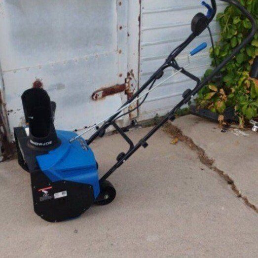 Snow Joe® 18-inch 15-amp Electric Single Stage Sno