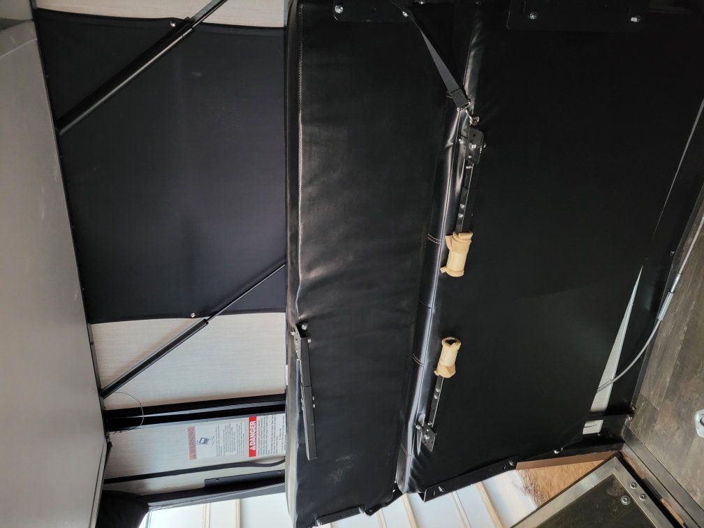 Main image 6
