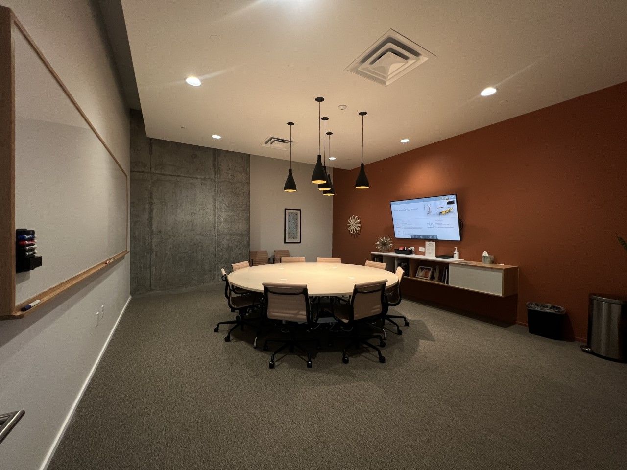 Main image 6