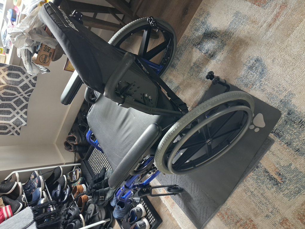 Wheel Chair for Sale.  Low Miles