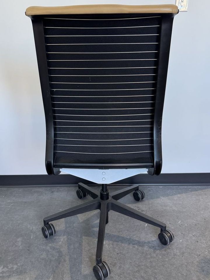 Main image 5