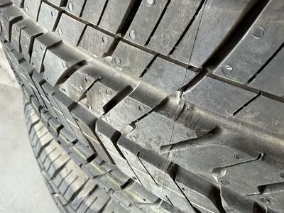 5 Like-New Bridgestone Dueler H/T 245/75R17 Tires | 2026 Jeep Gladiator Takeoffs
