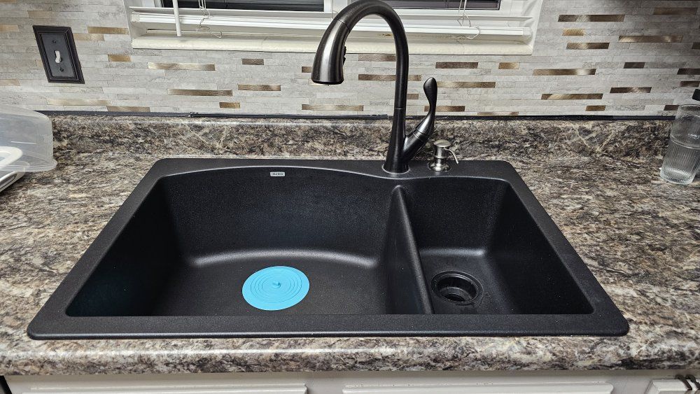 Blanco Sil-granite sink with Moen facet, black