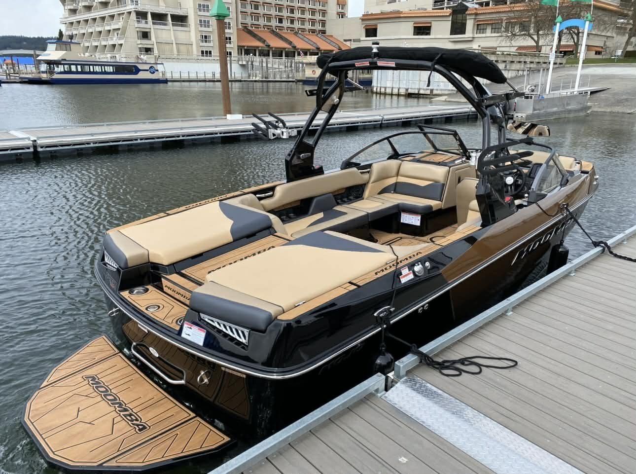 Surf Boat for rent 
Luxury  Moomba Mojo Surf Boat – Fits 17!